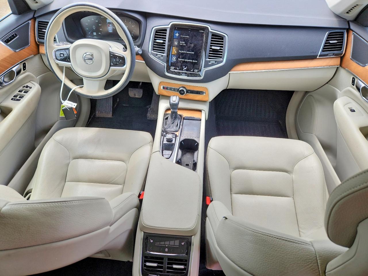Volvo XC90 T6 Momentum