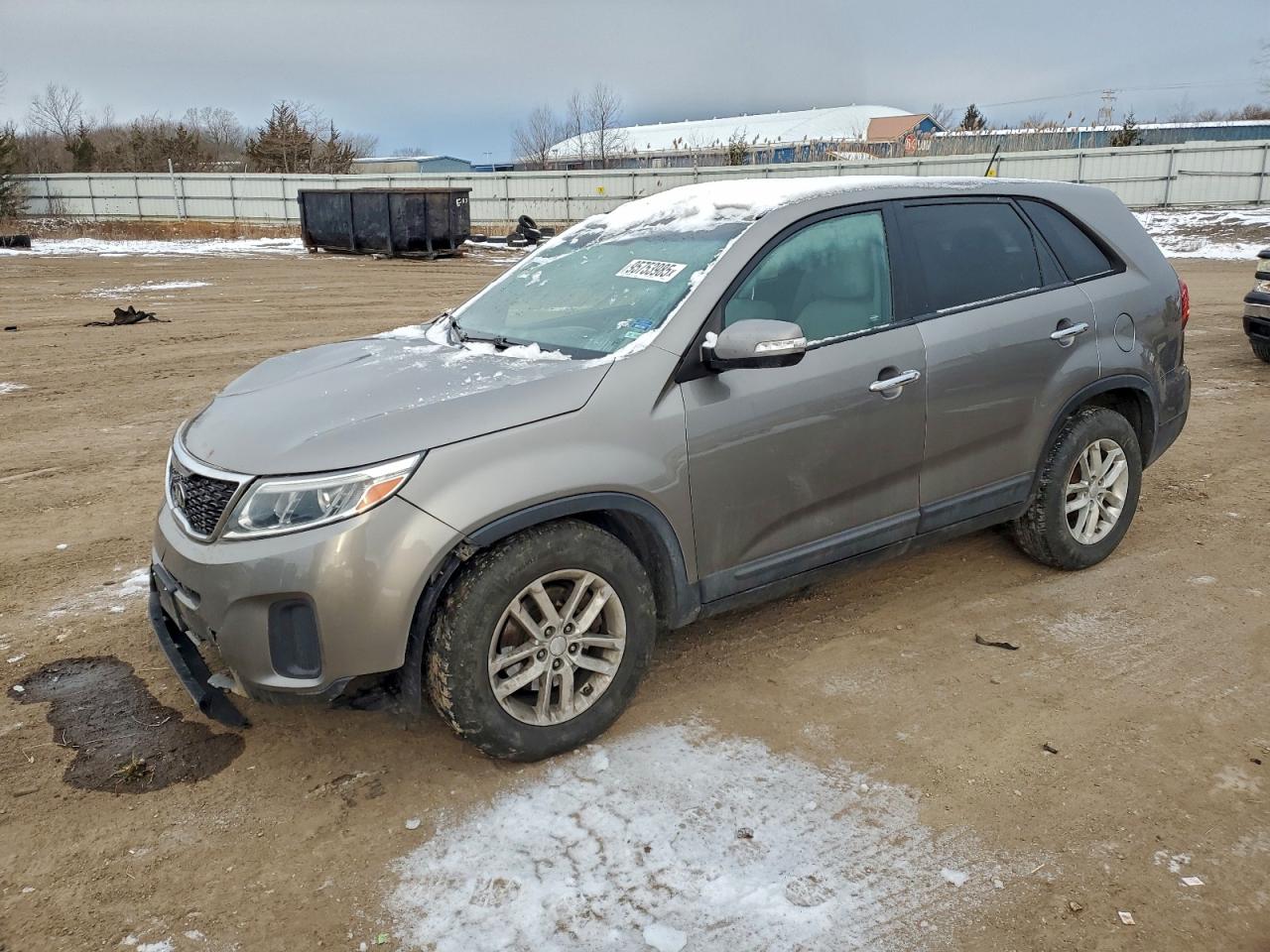 Salvage Kia Sorento Image