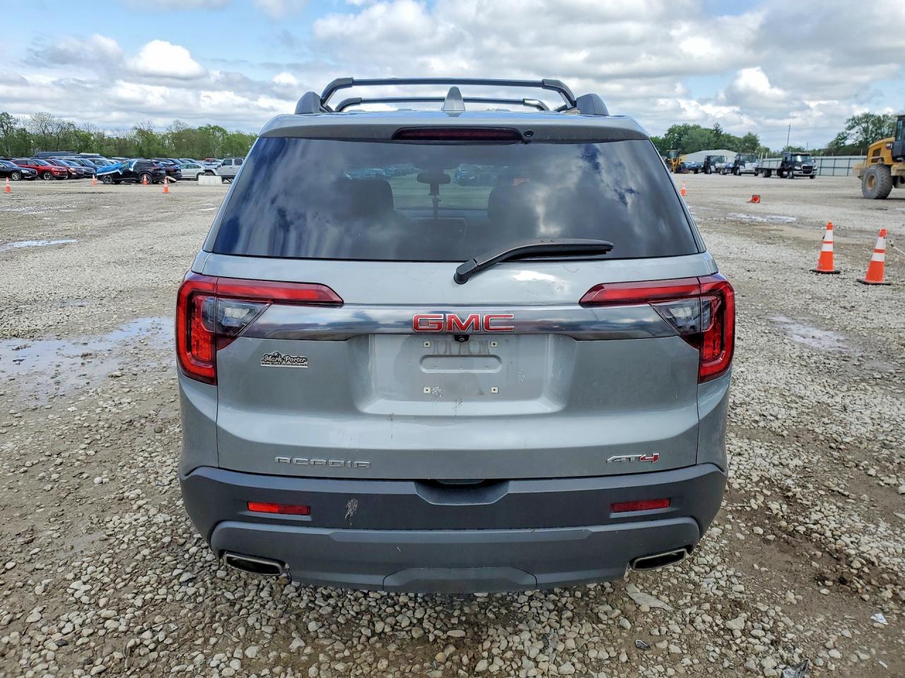 GMC Acadia At4