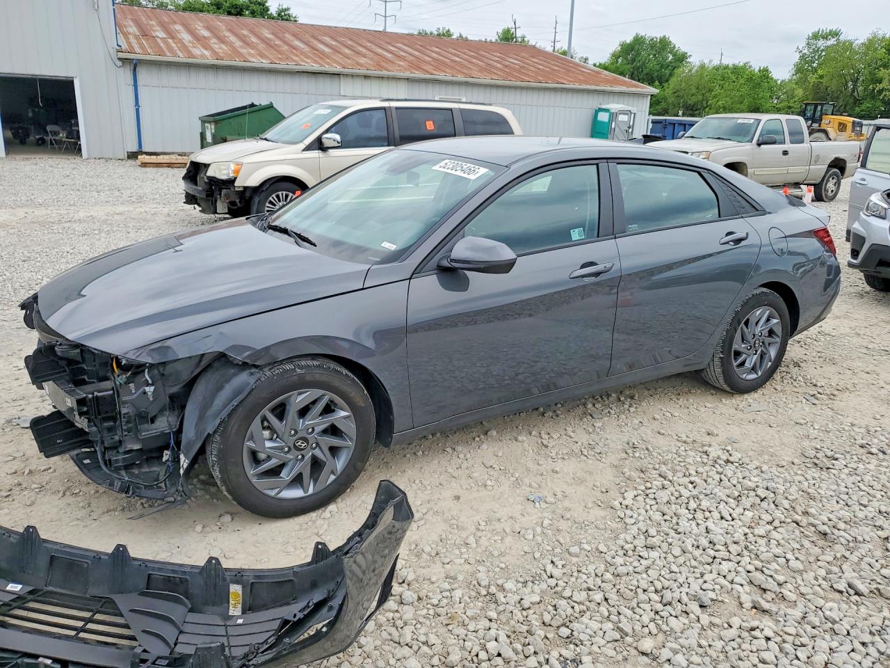 Salvage Hyundai ELANTRA Image