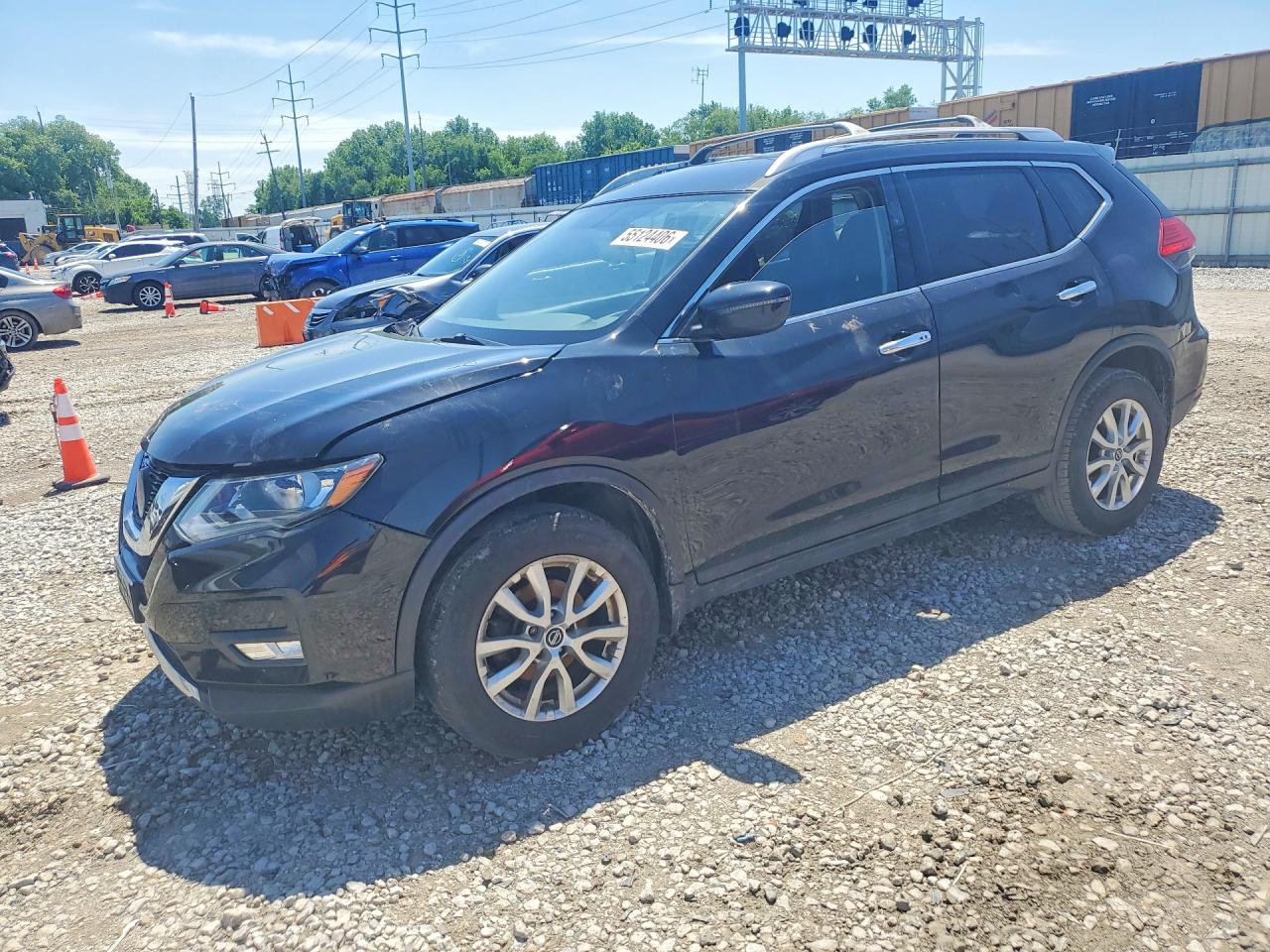 Salvage Nissan Rogue Image