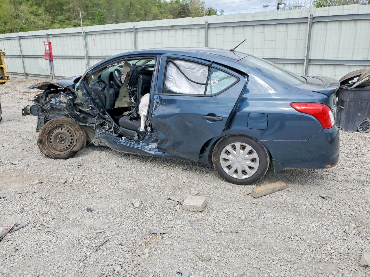 Nissan Versa 1.6 S Plus