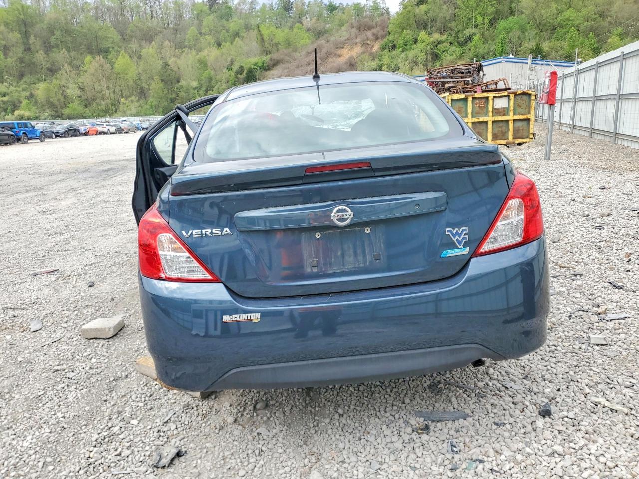 Nissan Versa 1.6 S Plus