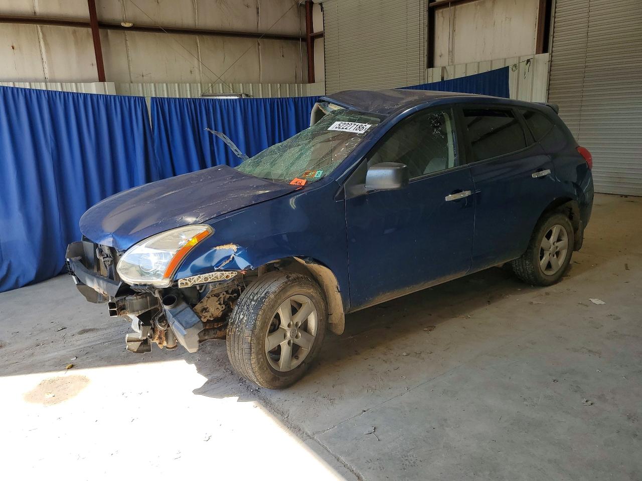 Salvage Nissan Rogue Image