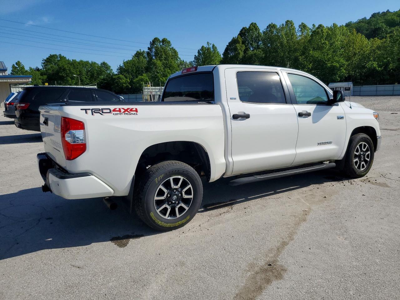 Toyota Tundra Crewmax Sr5