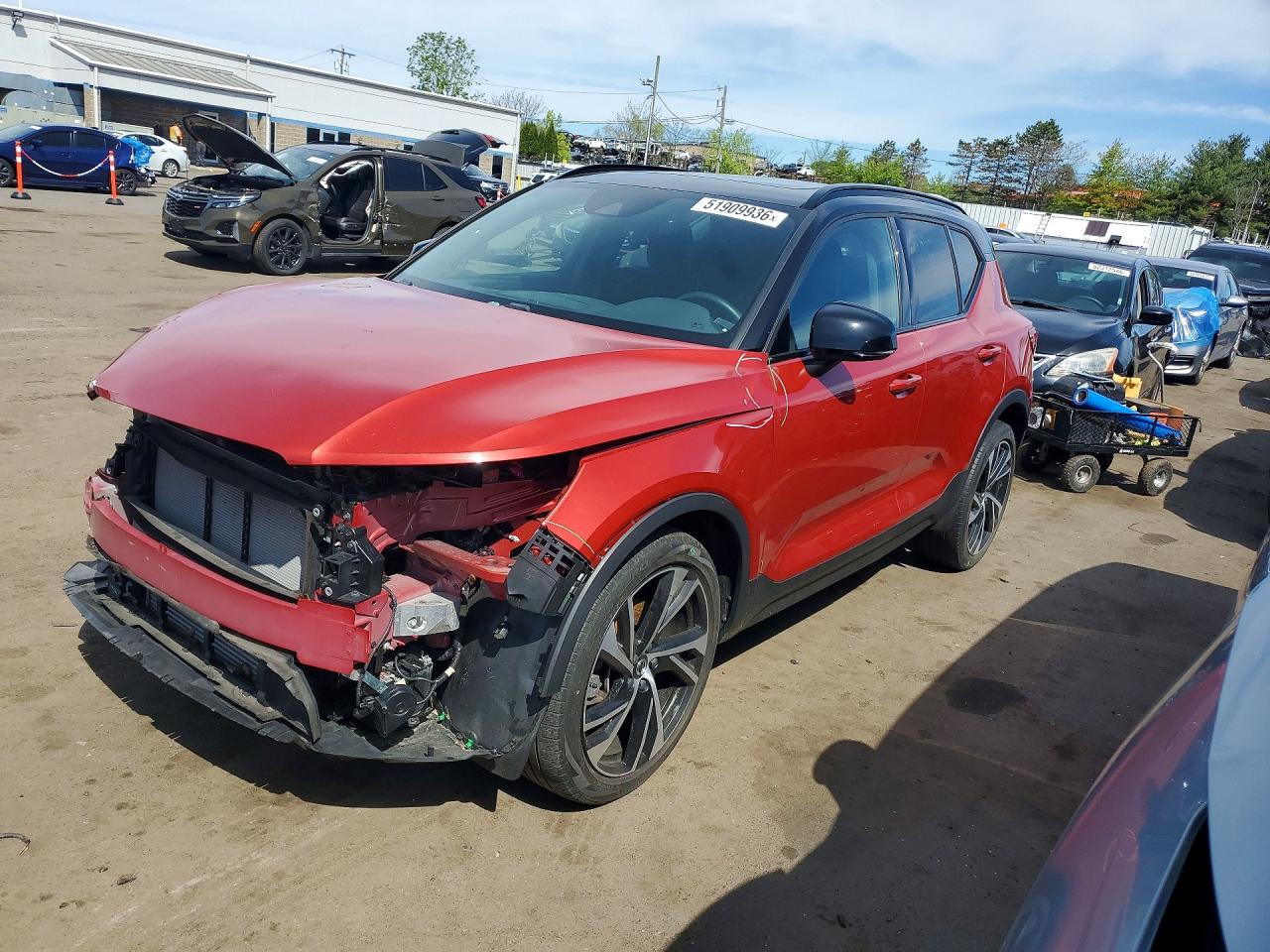 Salvage Volvo XC40 Image