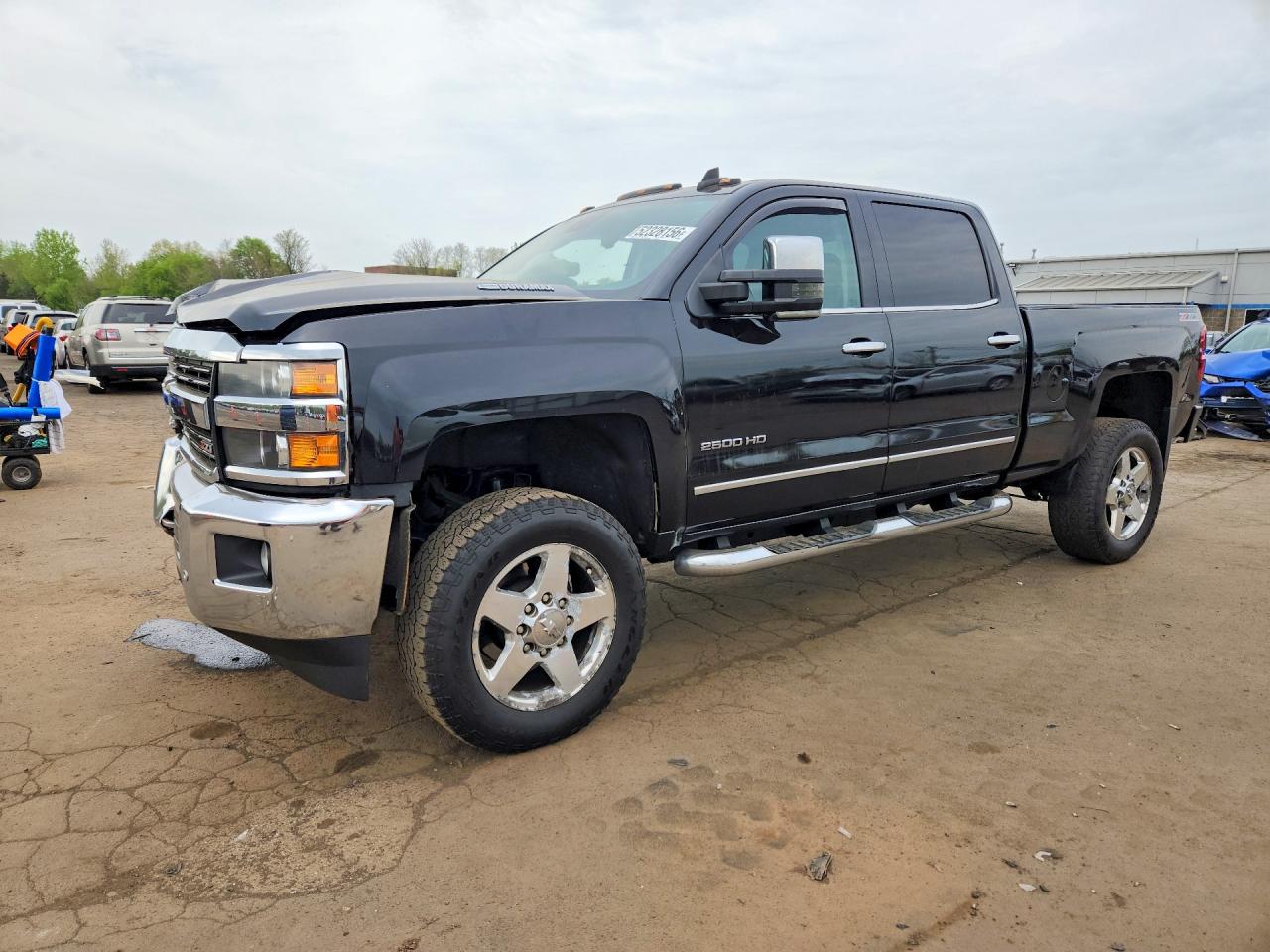 Salvage Chevrolet Silverado Image