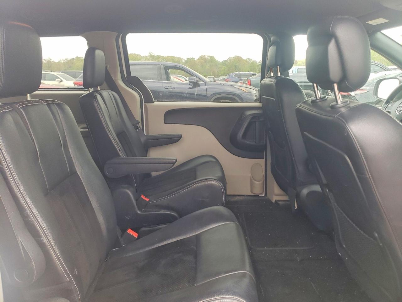 Dodge Caravan Sxt