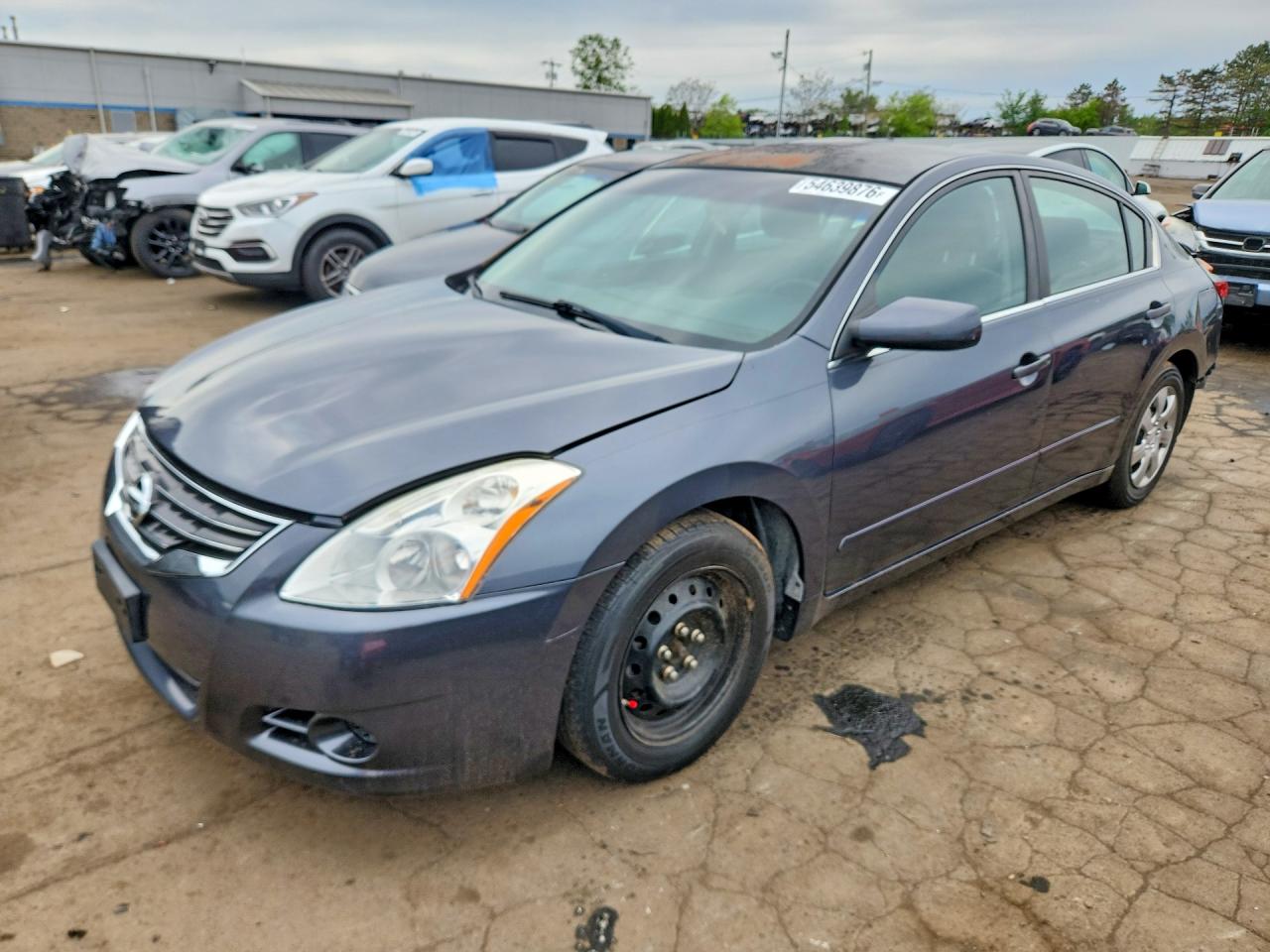 Salvage Nissan Altima Image