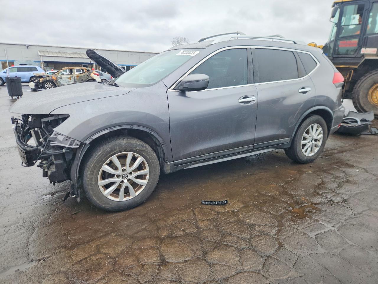 Salvage Nissan Rogue Image