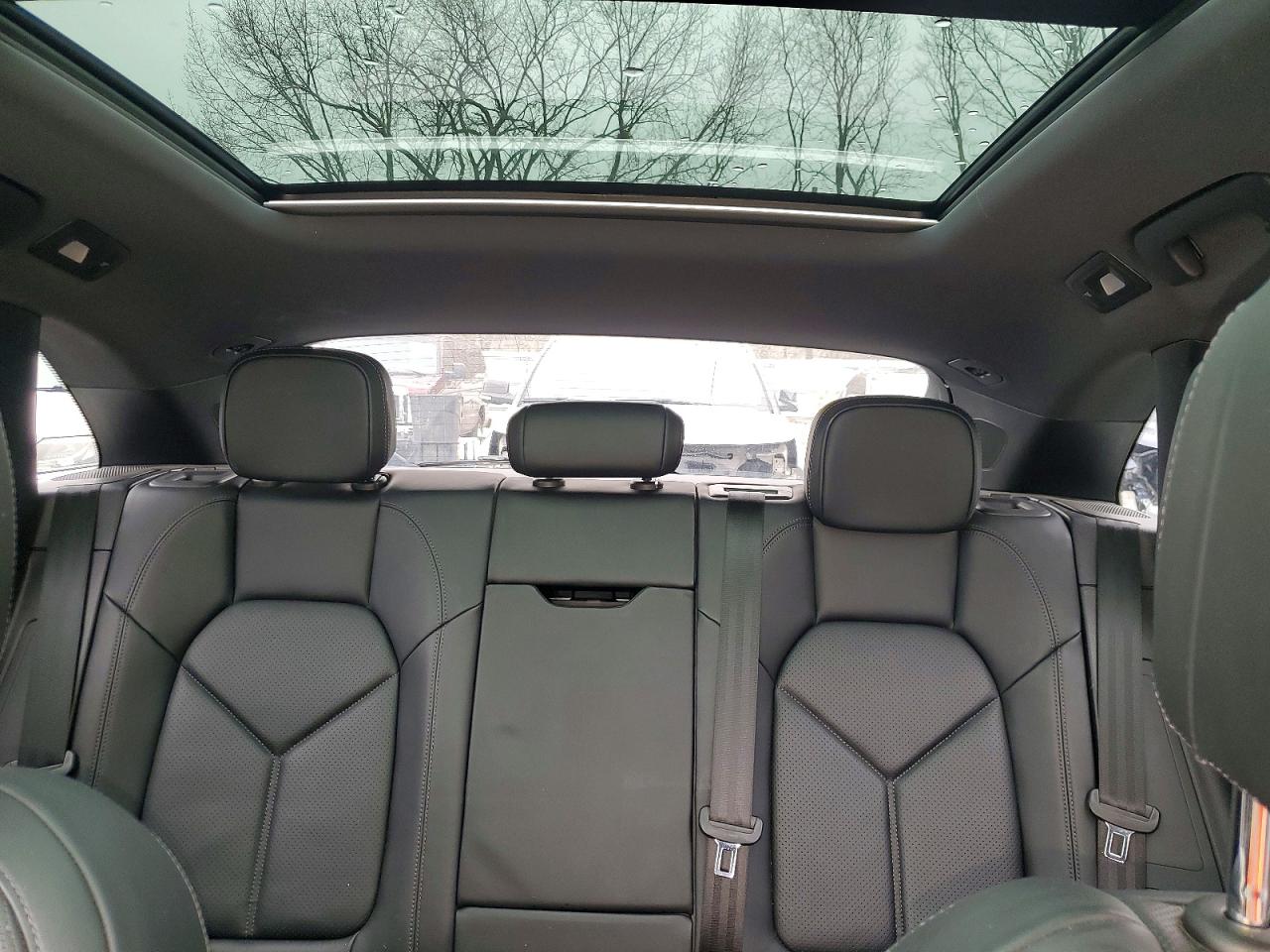 Porsche Macan Base