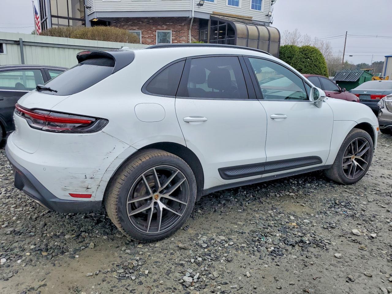 Porsche Macan Base
