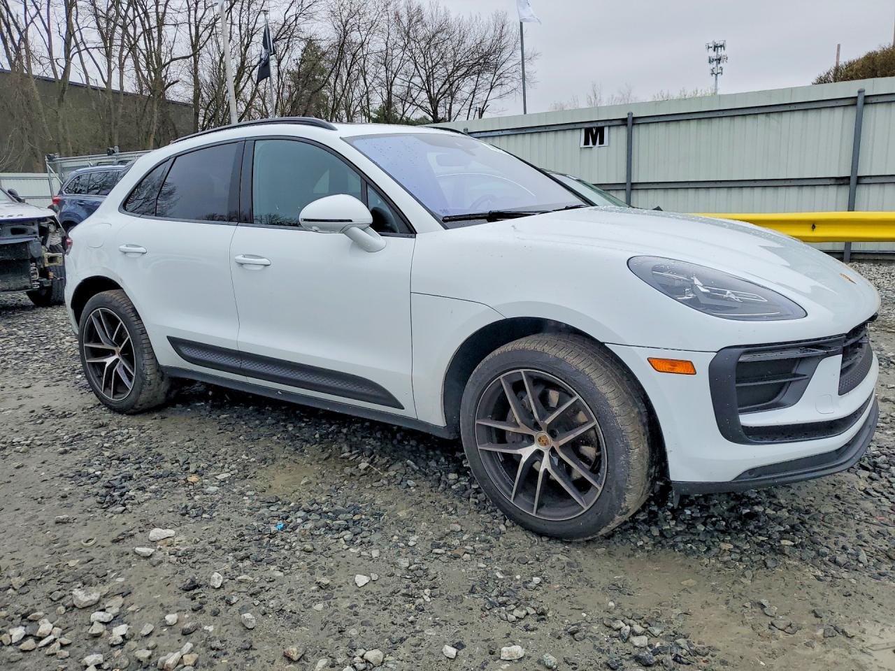 Porsche Macan Base
