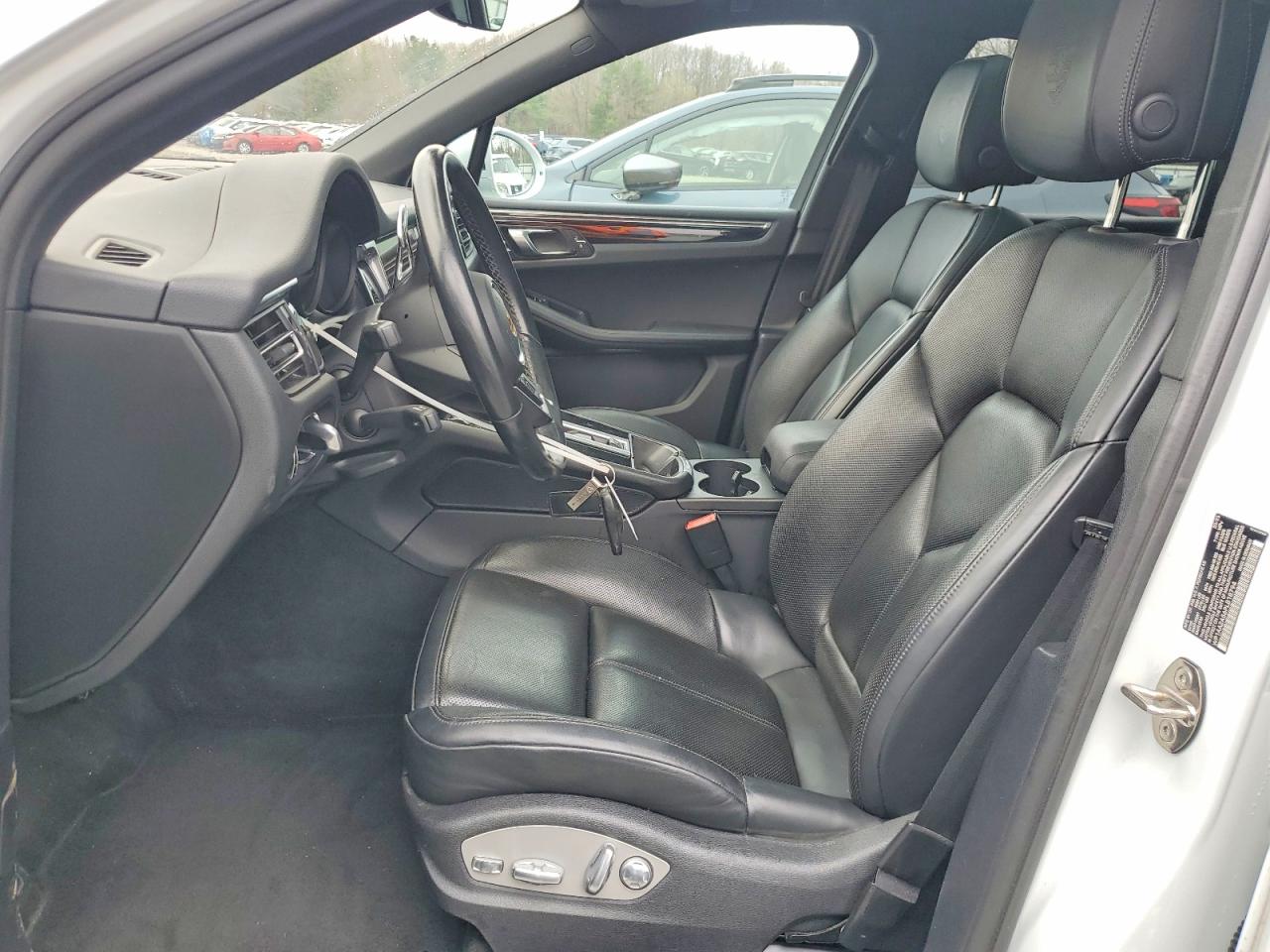 Porsche Macan Base