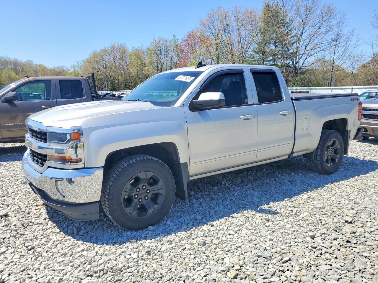 Salvage Chevrolet Silverado Image