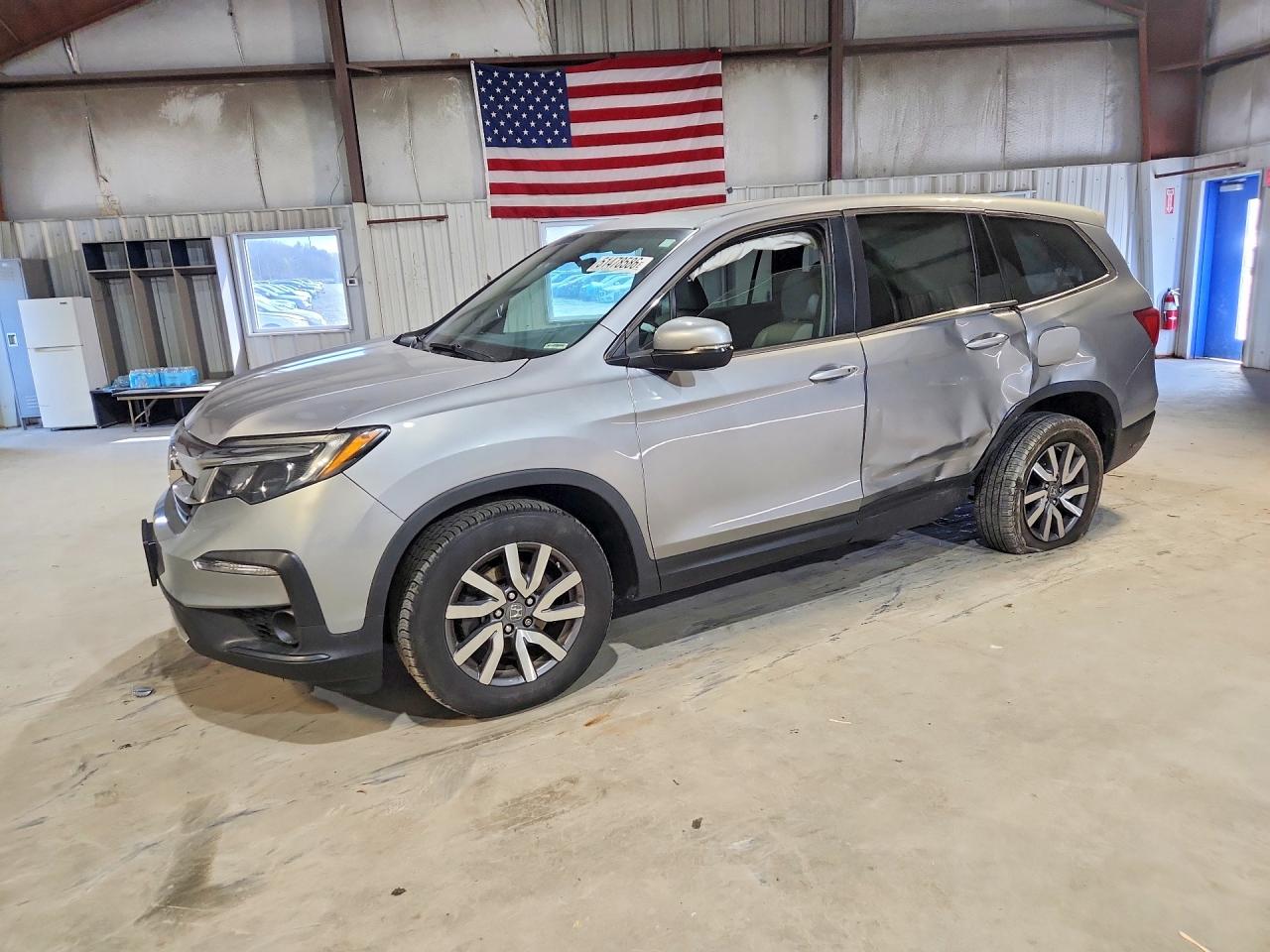 Salvage Honda Pilot Image