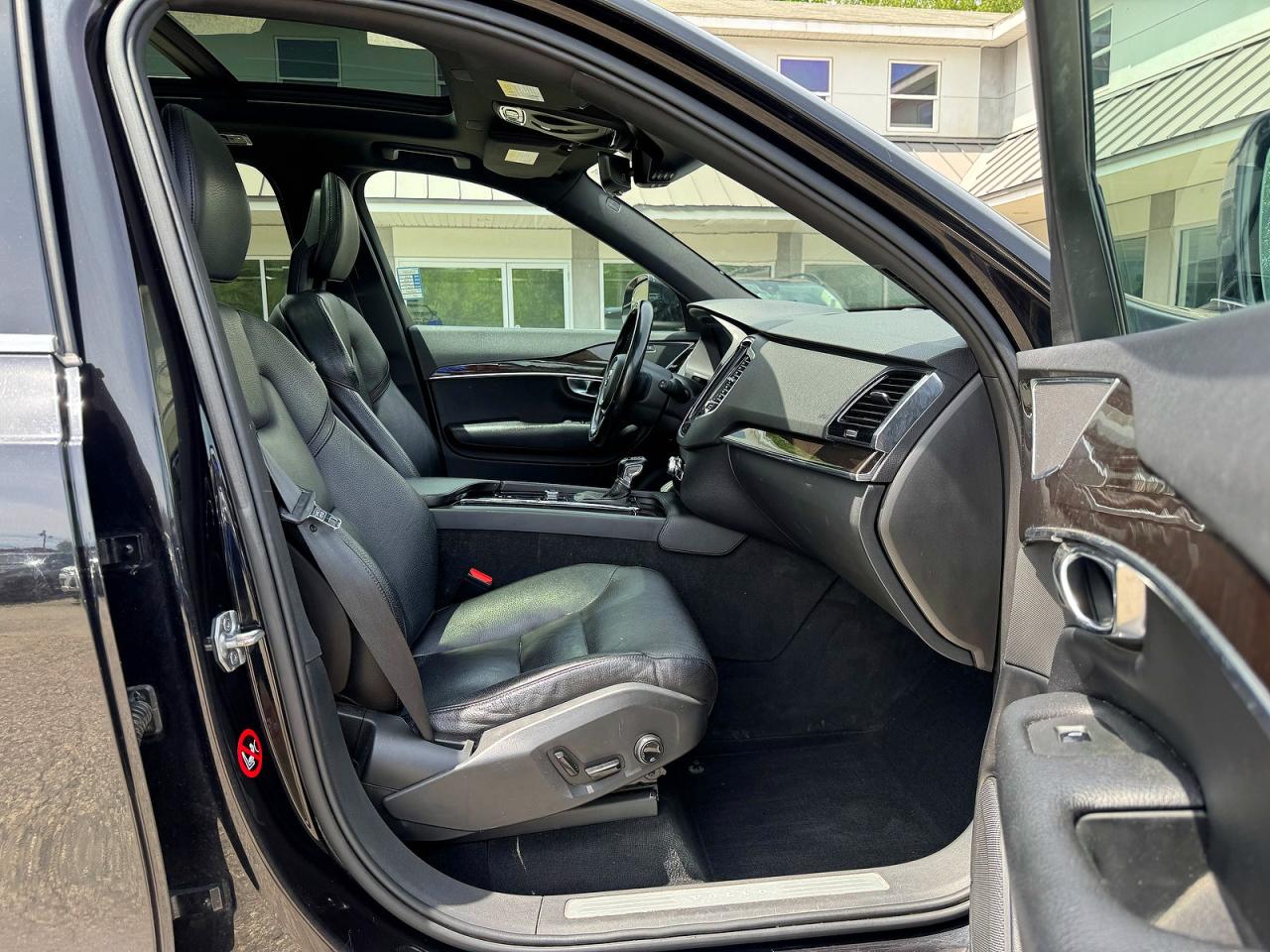 Volvo XC90 T6