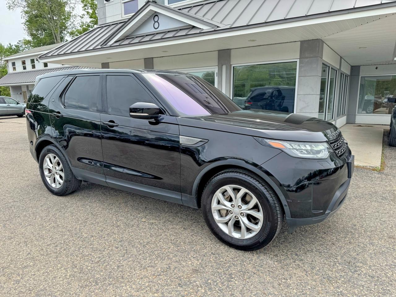 Salvage Land Rover Discovery Image