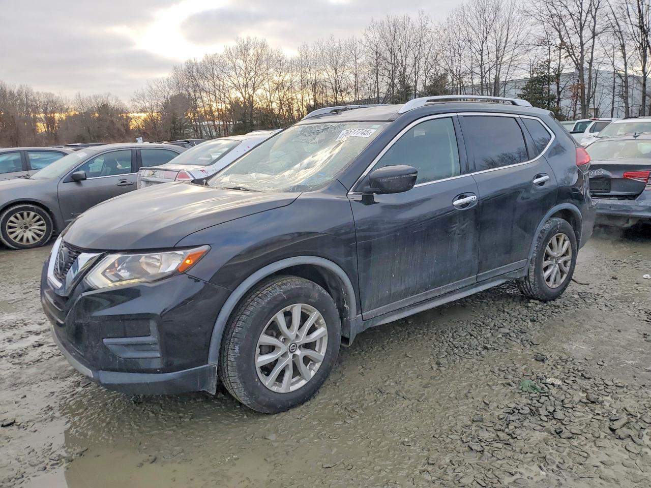 Salvage Nissan Rogue Image