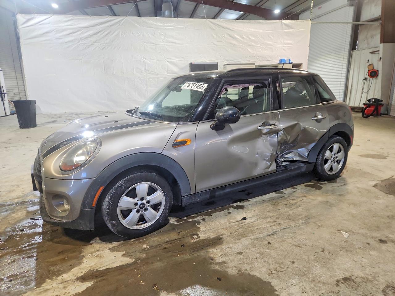Salvage MINI Cooper Image