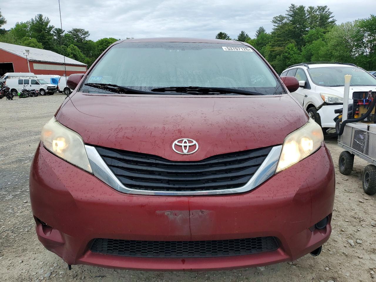 Toyota Sienna Le