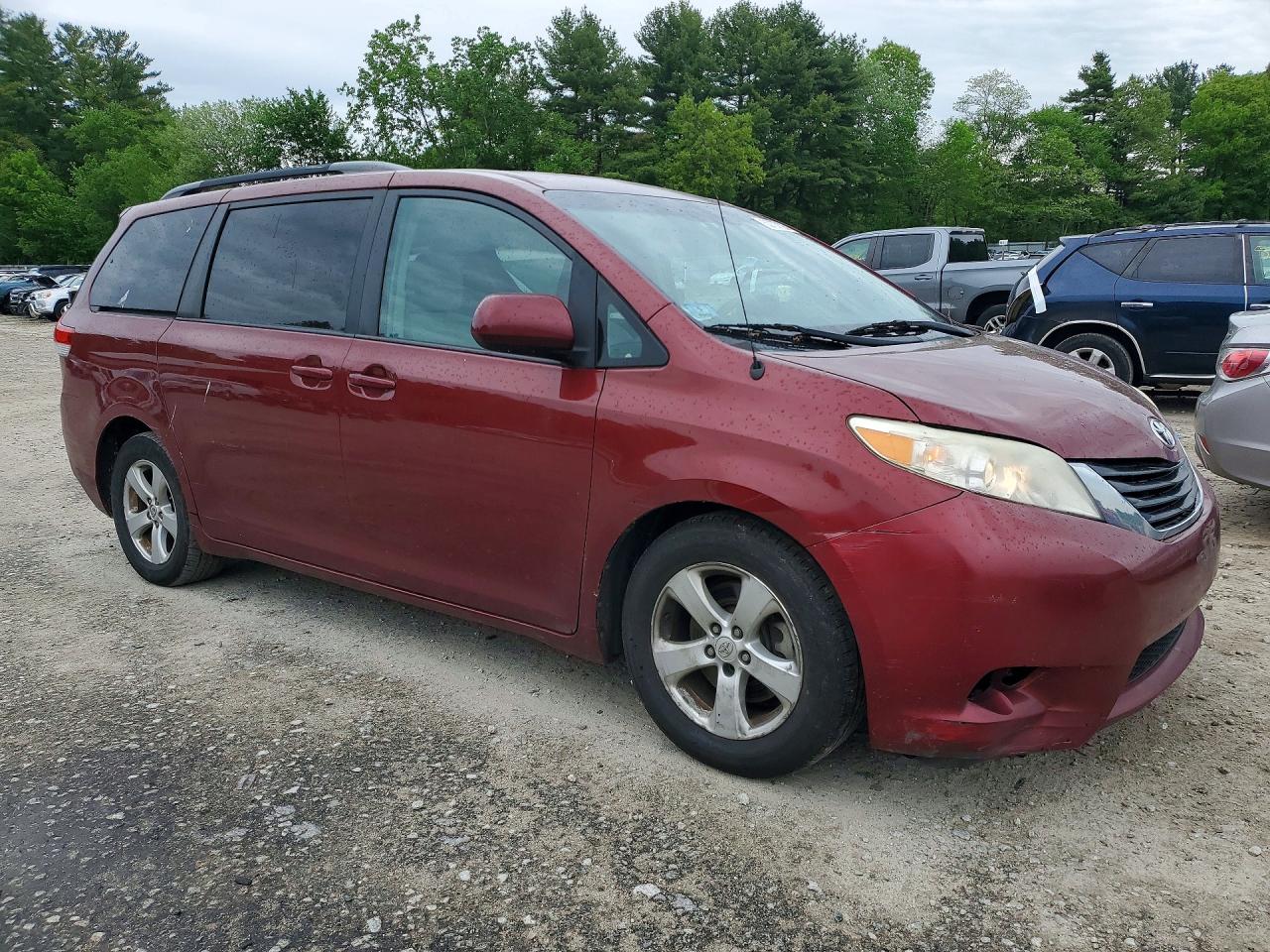 Toyota Sienna Le