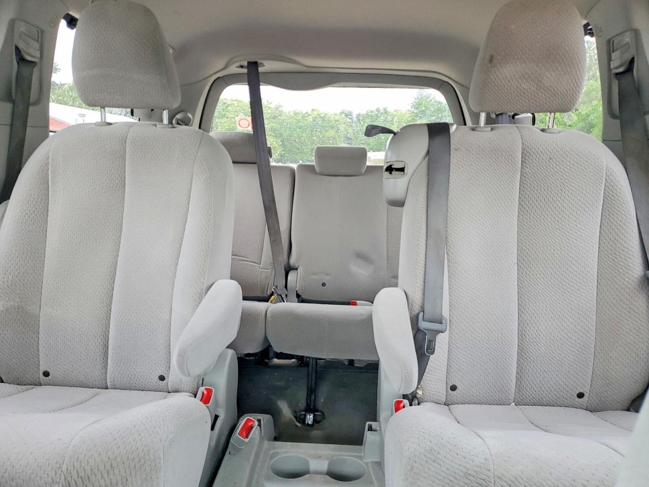 Toyota Sienna Le