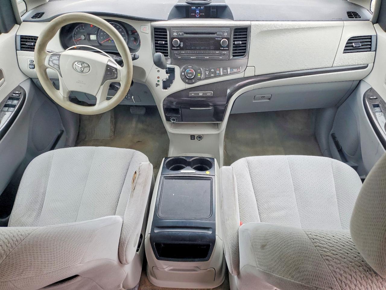 Toyota Sienna Le
