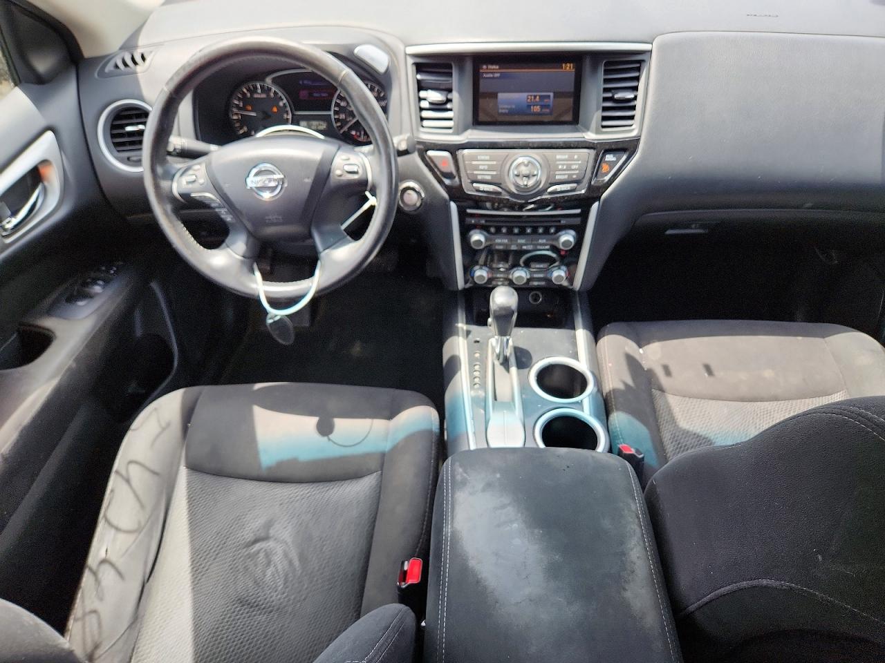 Nissan Pathfinder Sv