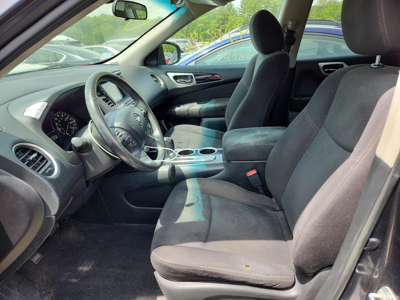 Nissan Pathfinder Sv