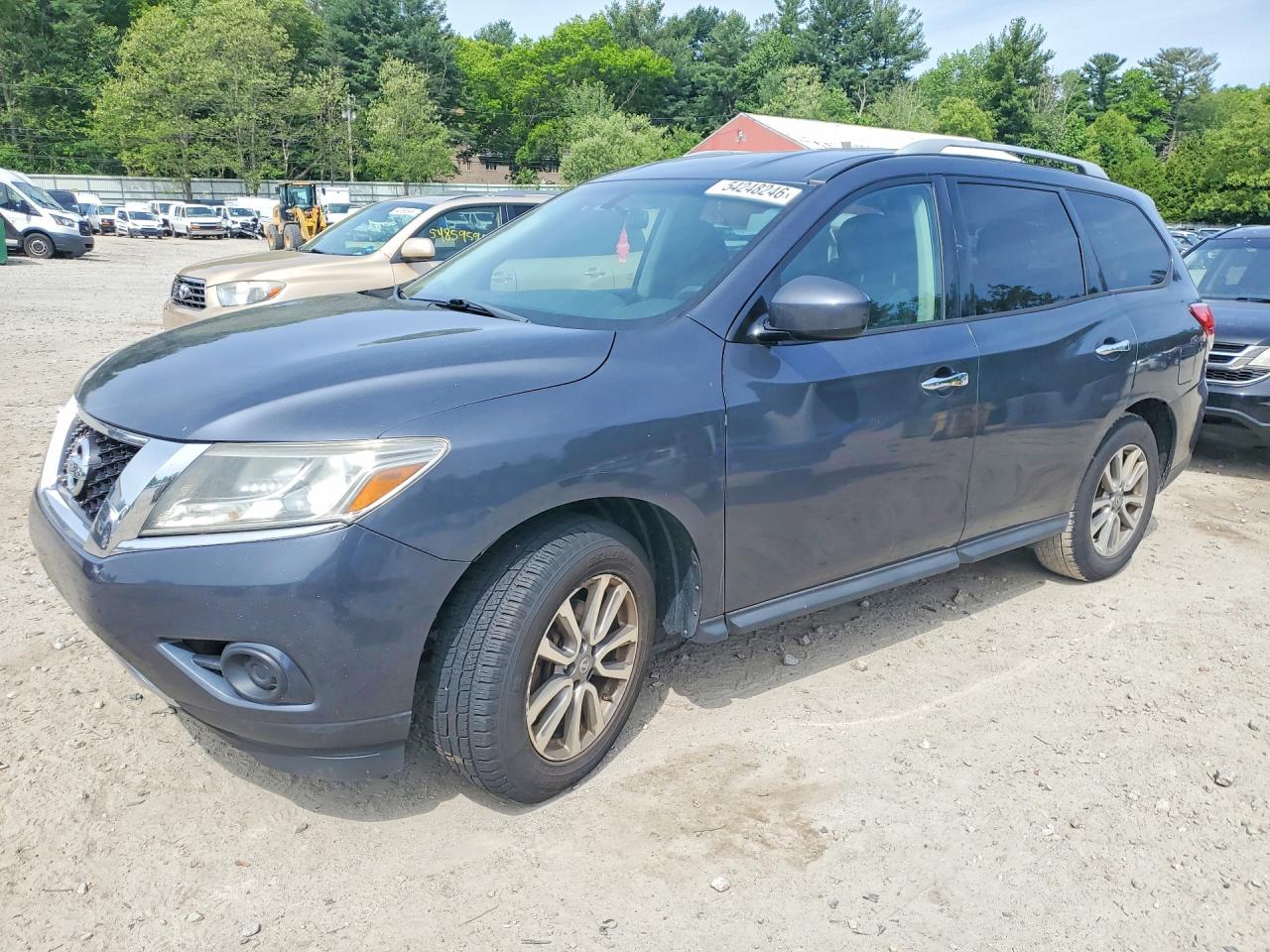 Salvage Nissan Pathfinder Image