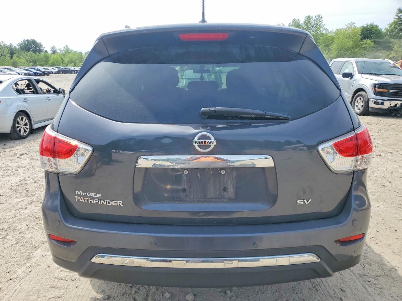 Nissan Pathfinder Sv