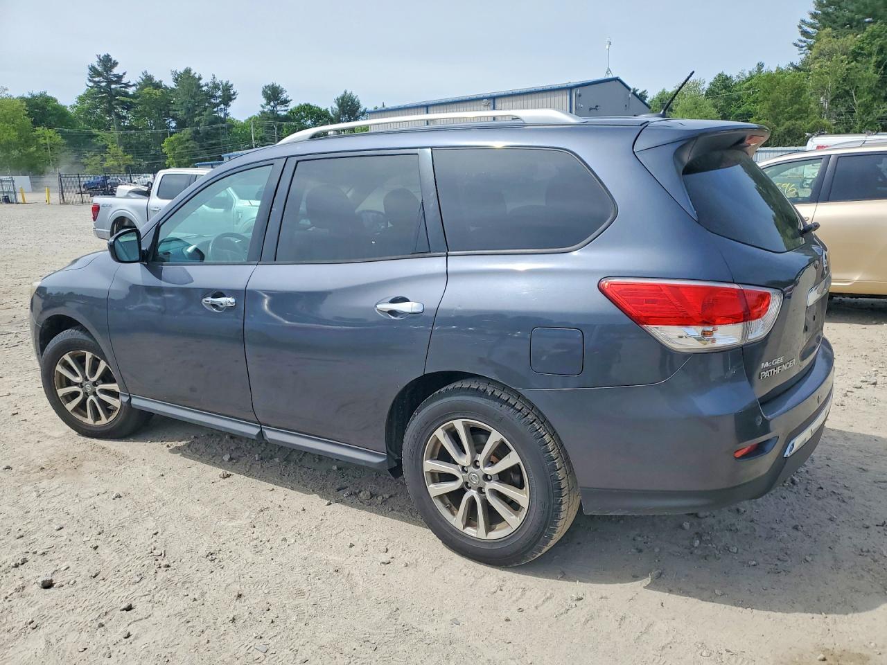 Nissan Pathfinder Sv