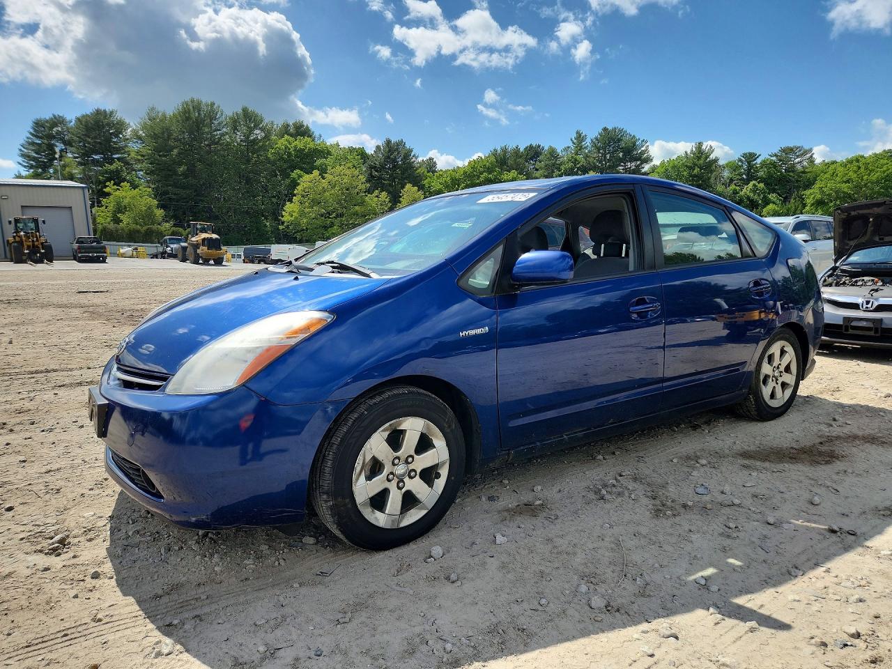 Salvage Toyota Prius Image