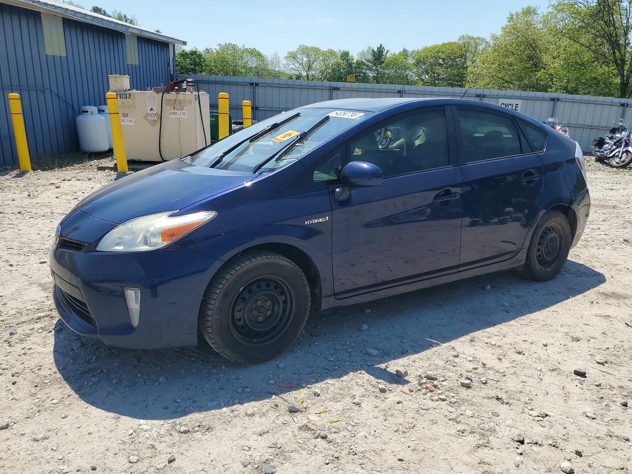 Salvage Toyota Prius Image