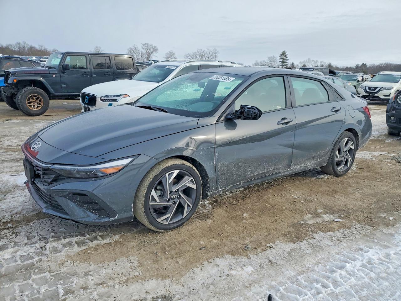 Salvage Hyundai ELANTRA Image