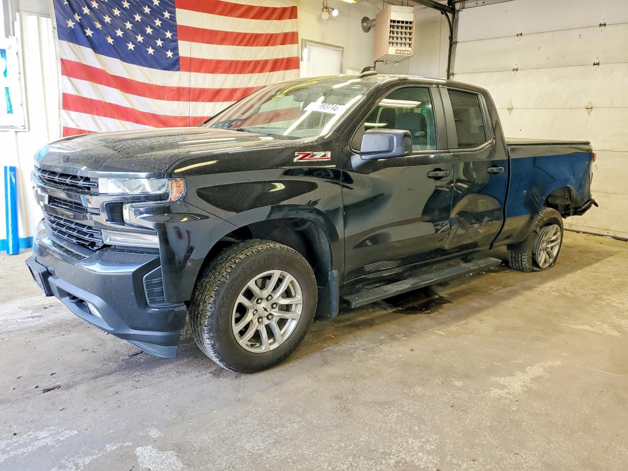 Salvage Chevrolet Silverado Image