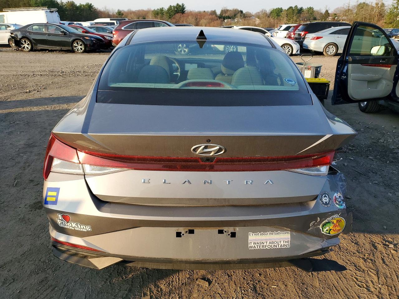 Hyundai ELANTRA Sel