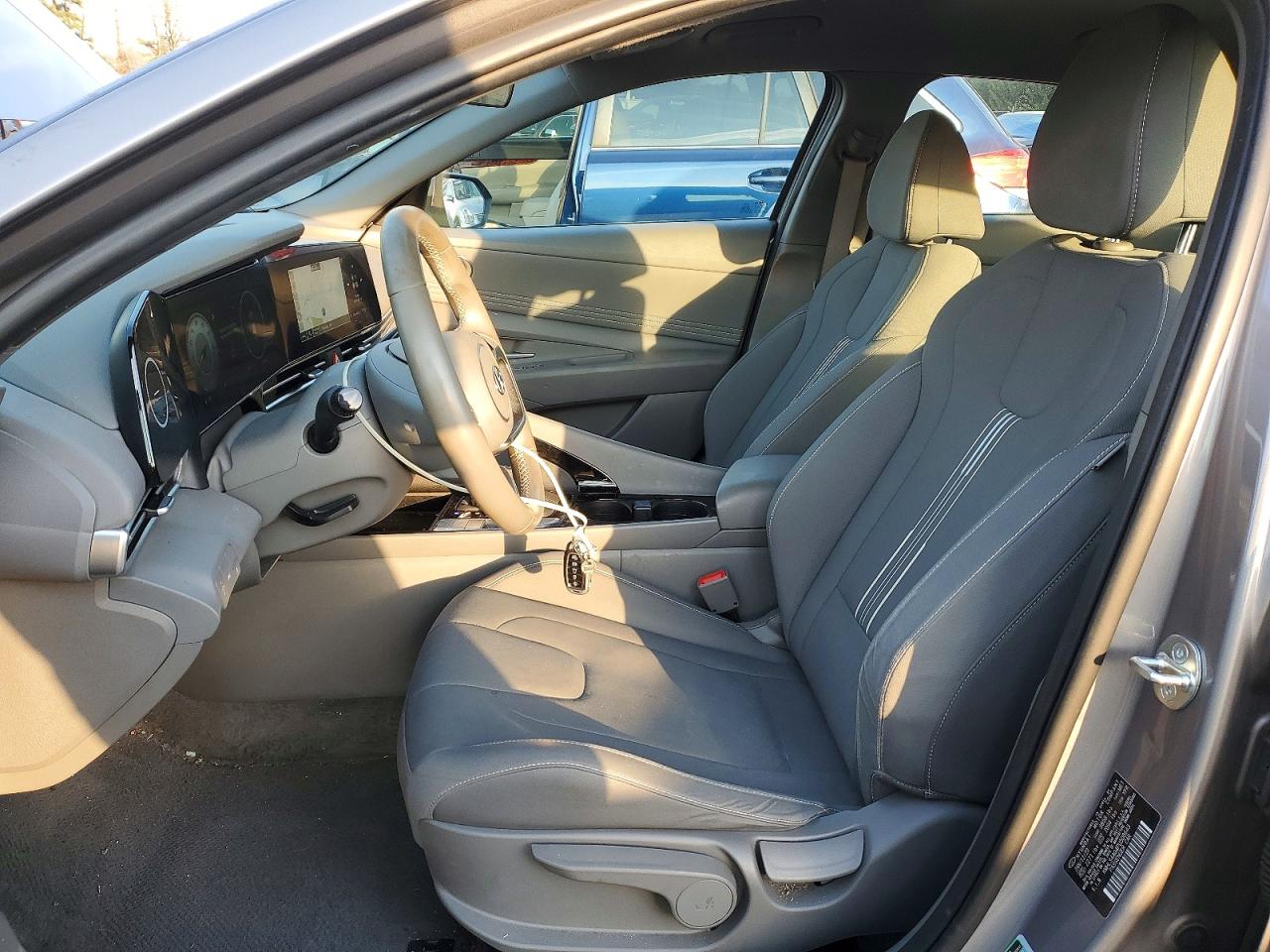 Hyundai ELANTRA Sel