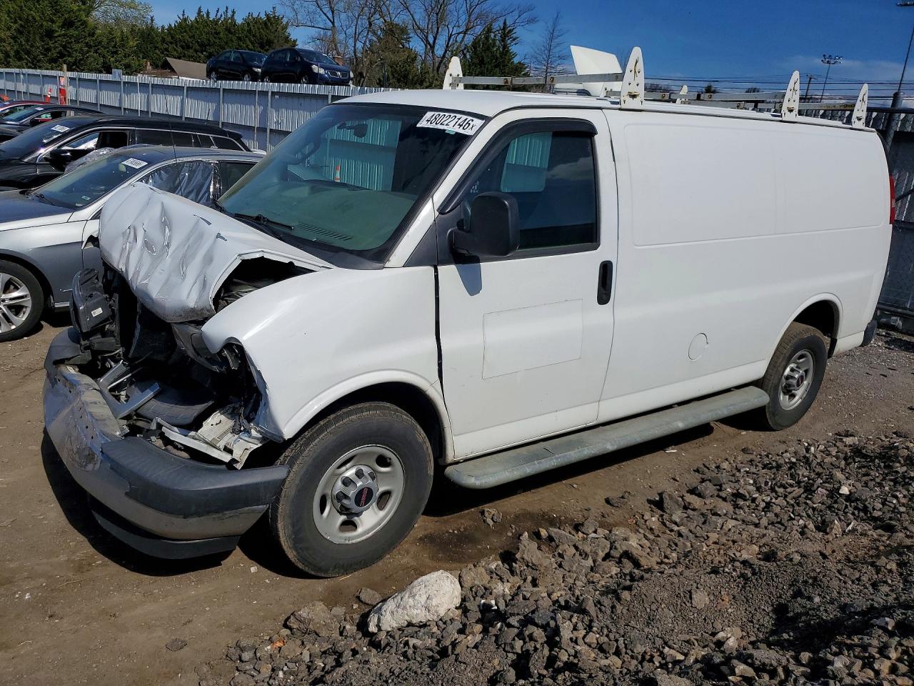 Salvage GMC Savana Image