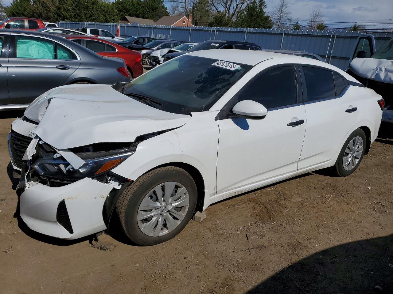 Salvage Nissan Sentra Image