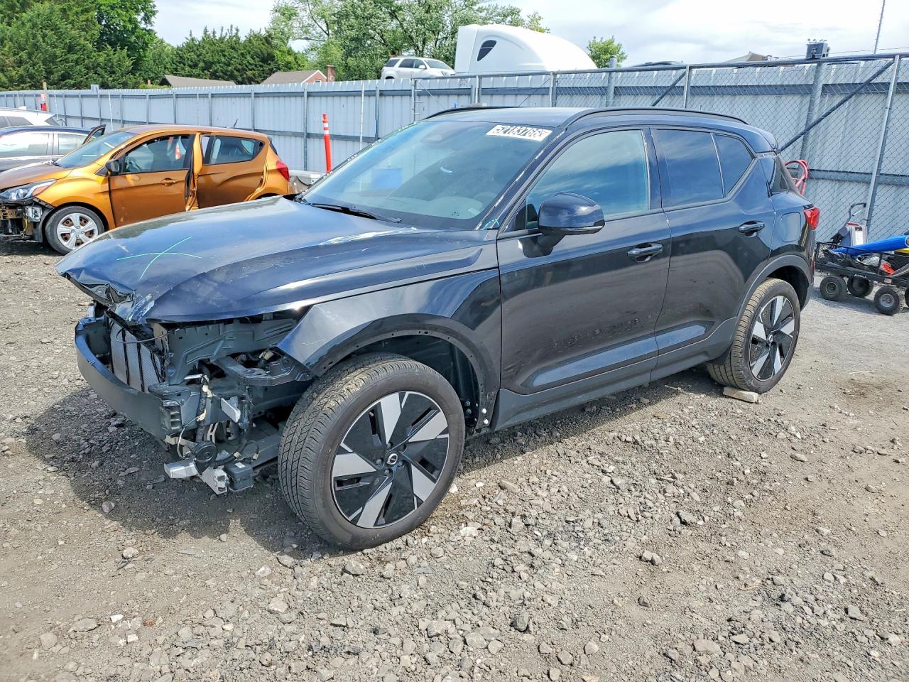 Salvage Volvo Ex40 Image