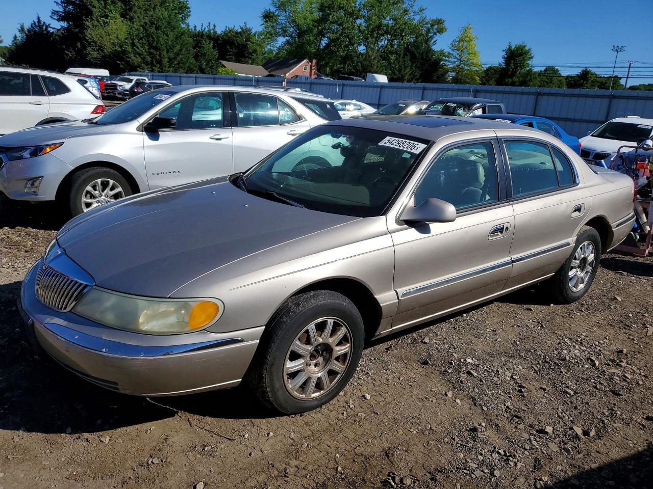 Salvage Lincoln Continental Image