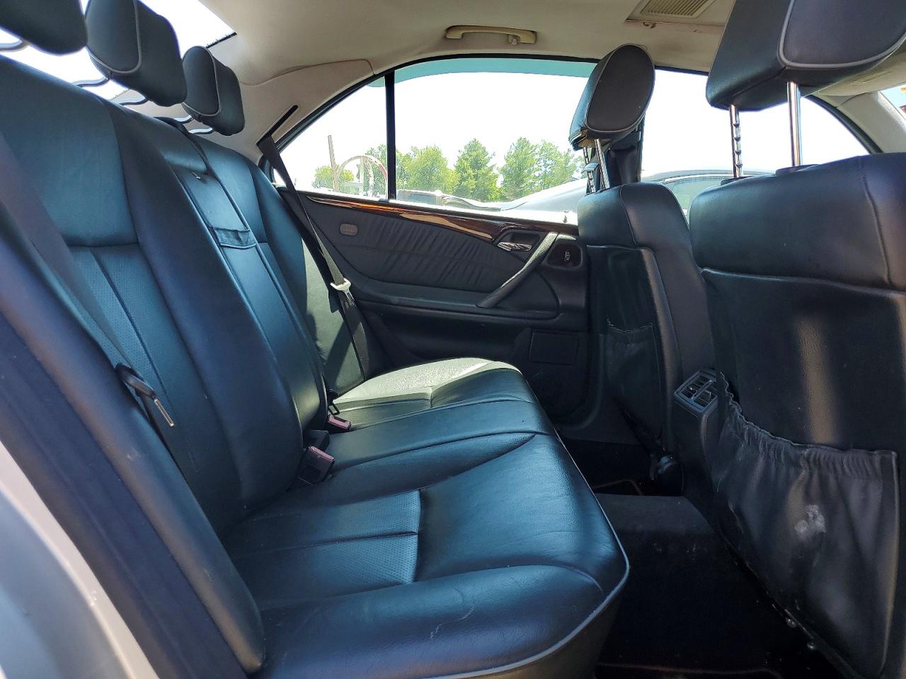 Mercedes-Benz E-Class 320