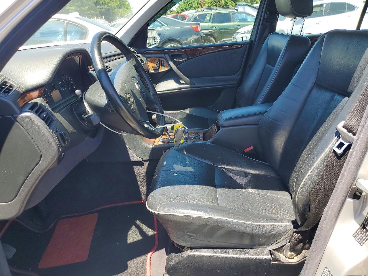 Mercedes-Benz E-Class 320