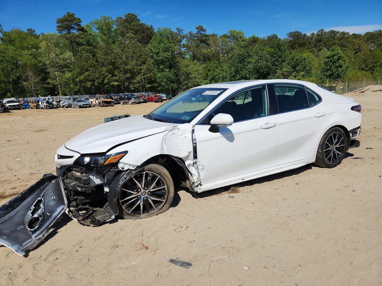 Salvage Toyota Camry Image