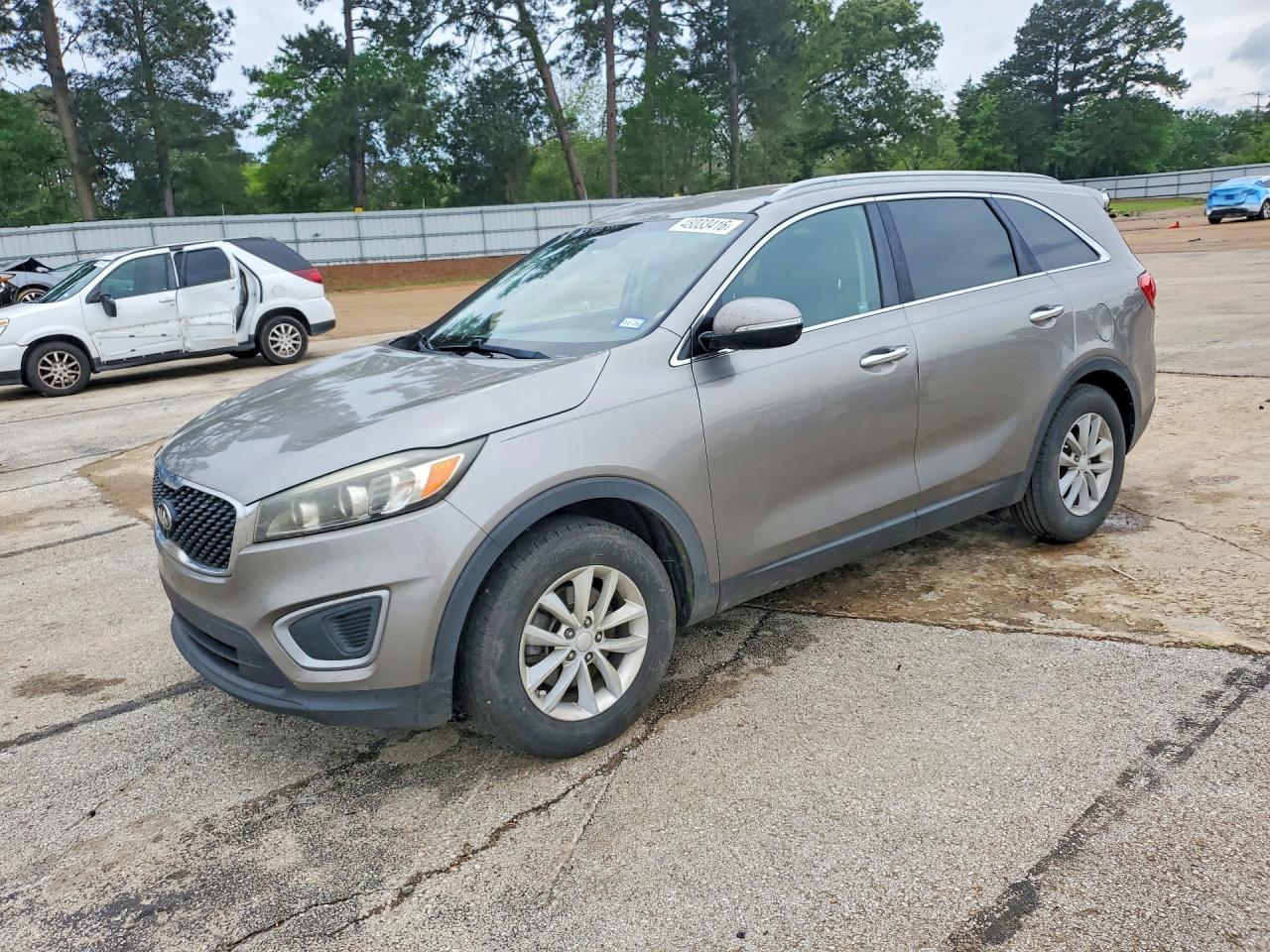 Salvage Kia Sorento Image