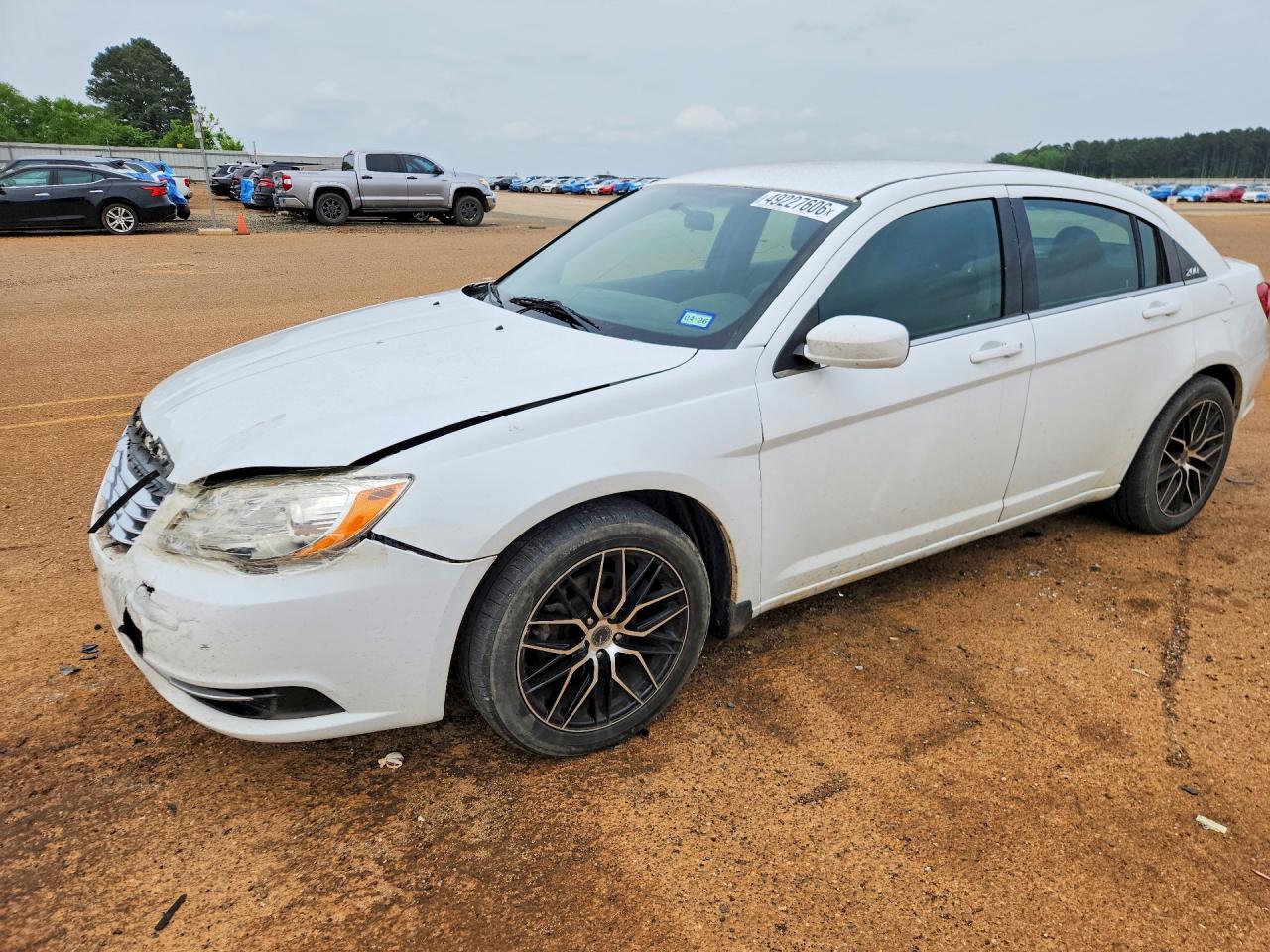 Salvage Chrysler 200 Image