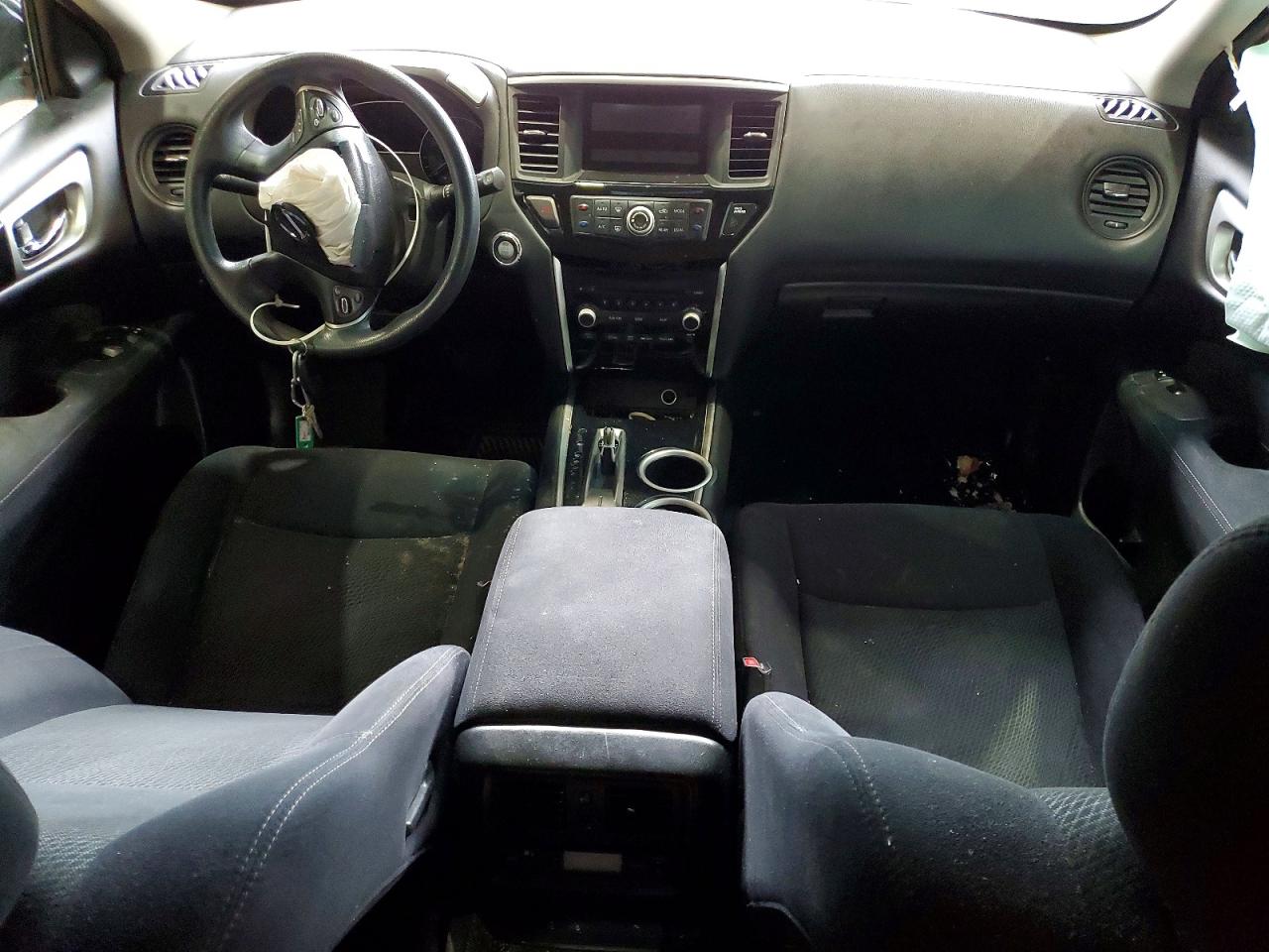 Nissan Pathfinder S