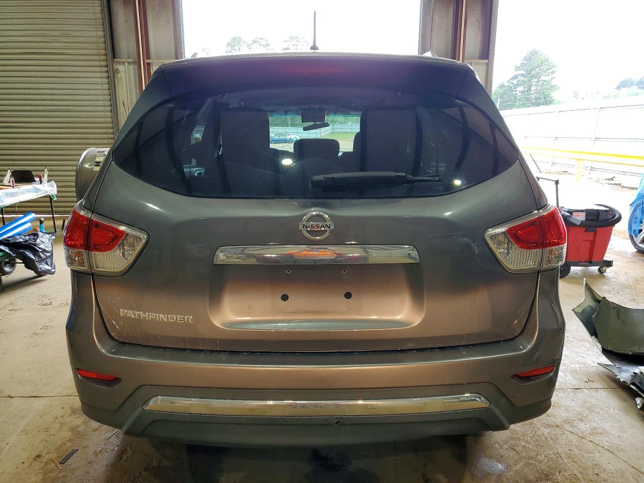 Nissan Pathfinder S